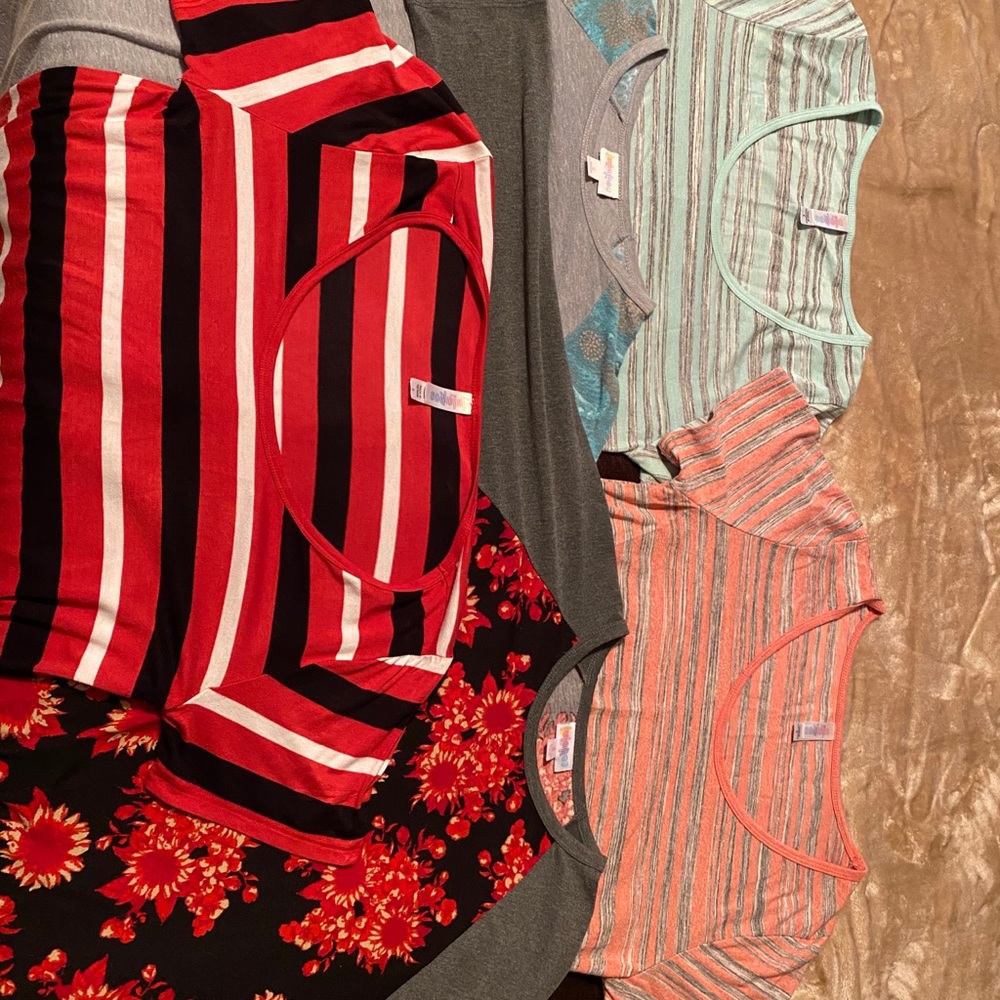 5- LULAROE SHIRTS SIZE SMALL